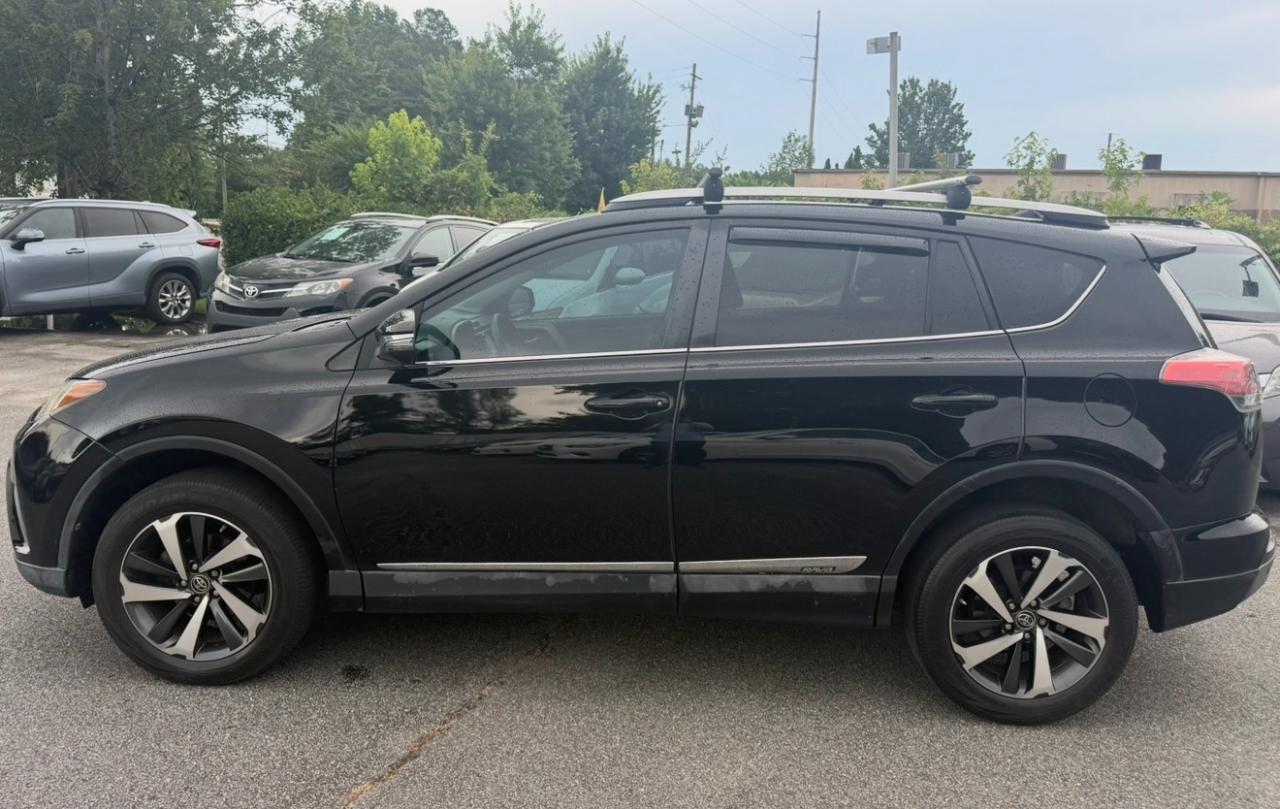 Toyota RAV4 XLE FWD (Natl) 2017