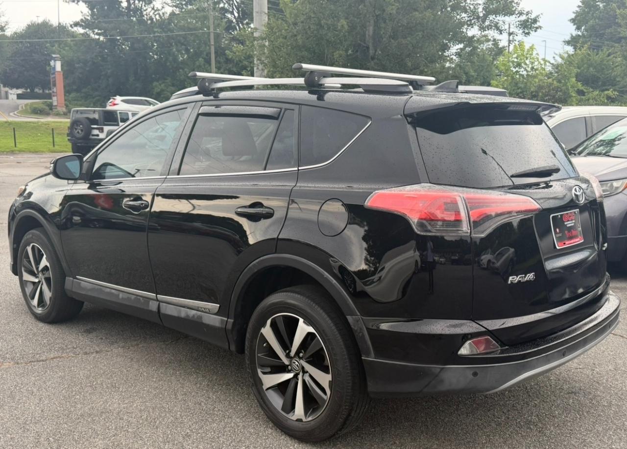 Toyota RAV4 XLE FWD (Natl) 2017