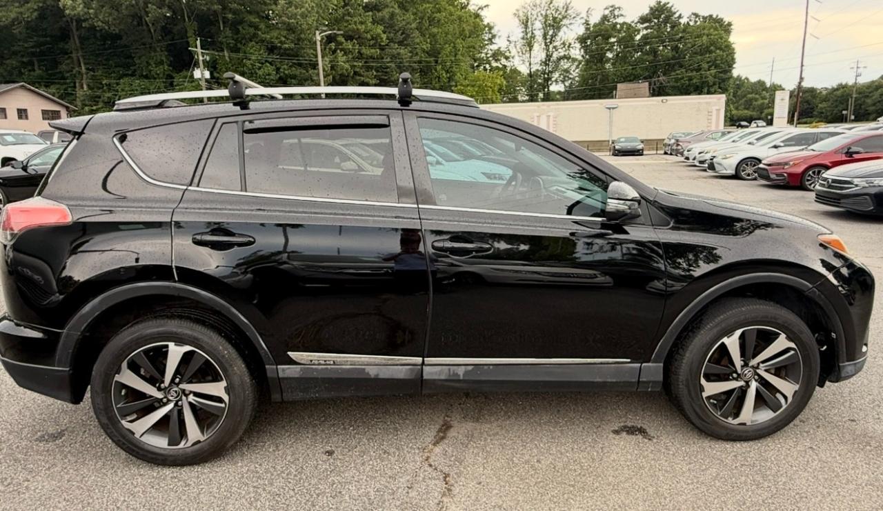 Toyota RAV4 XLE FWD (Natl) 2017