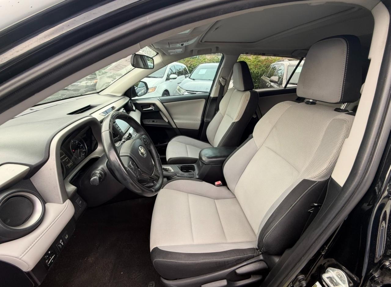 Toyota RAV4 XLE FWD (Natl) 2017