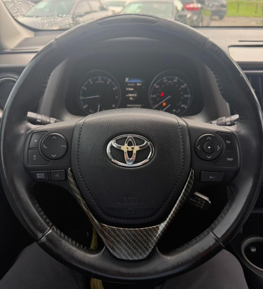 Toyota RAV4 XLE FWD (Natl) 2017