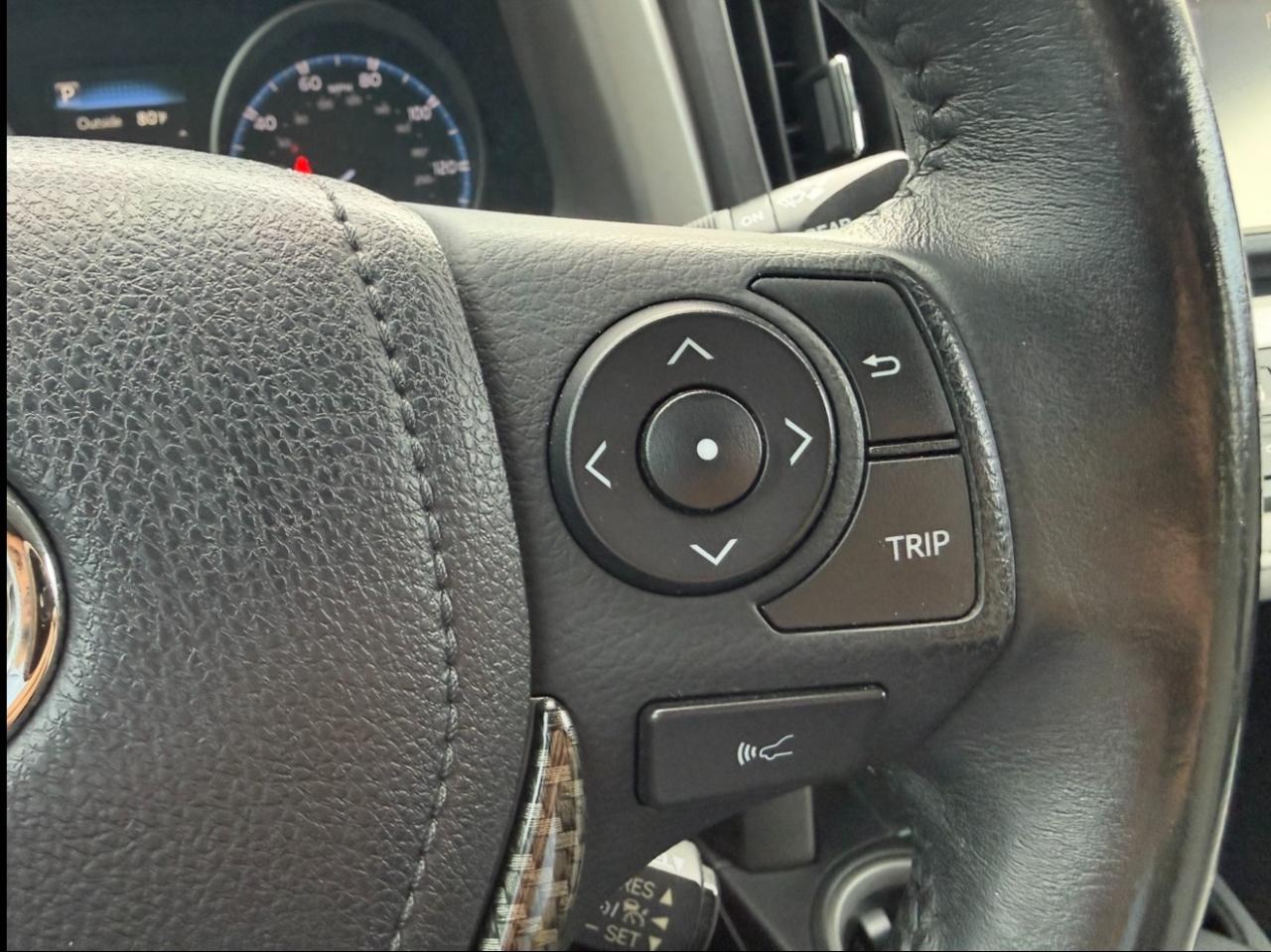 Toyota RAV4 XLE FWD (Natl) 2017