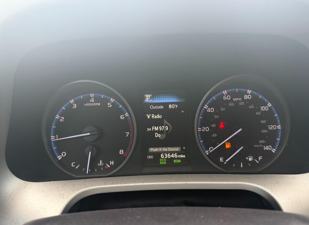 Toyota RAV4 XLE FWD (Natl) 2017