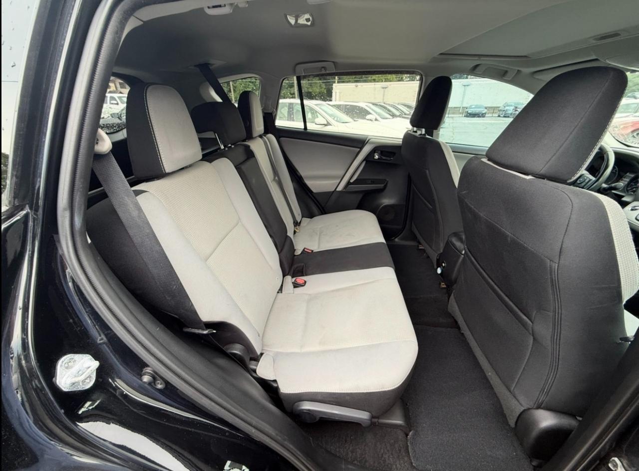 Toyota RAV4 XLE FWD (Natl) 2017
