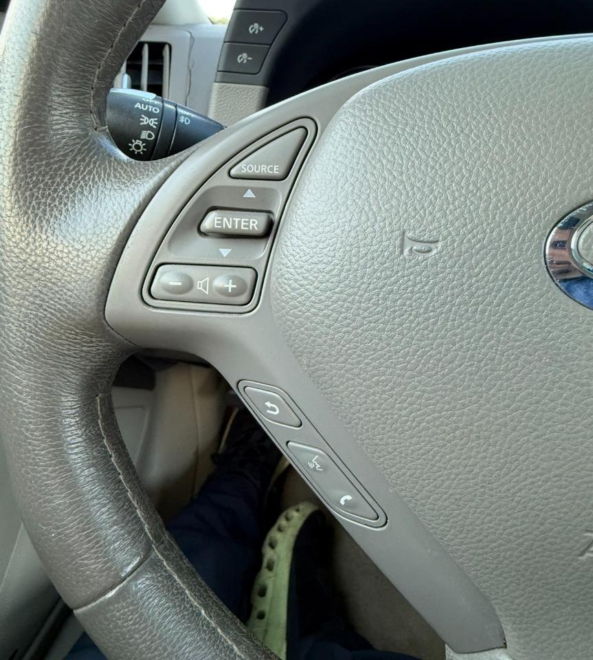 Infiniti G37 Convertible 2dr Base 2012