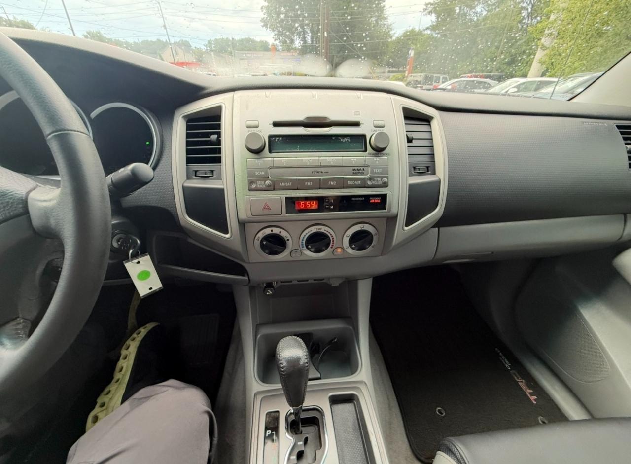Toyota Tacoma 2WD Double LB V6 AT PreRunner (Natl) 2009
