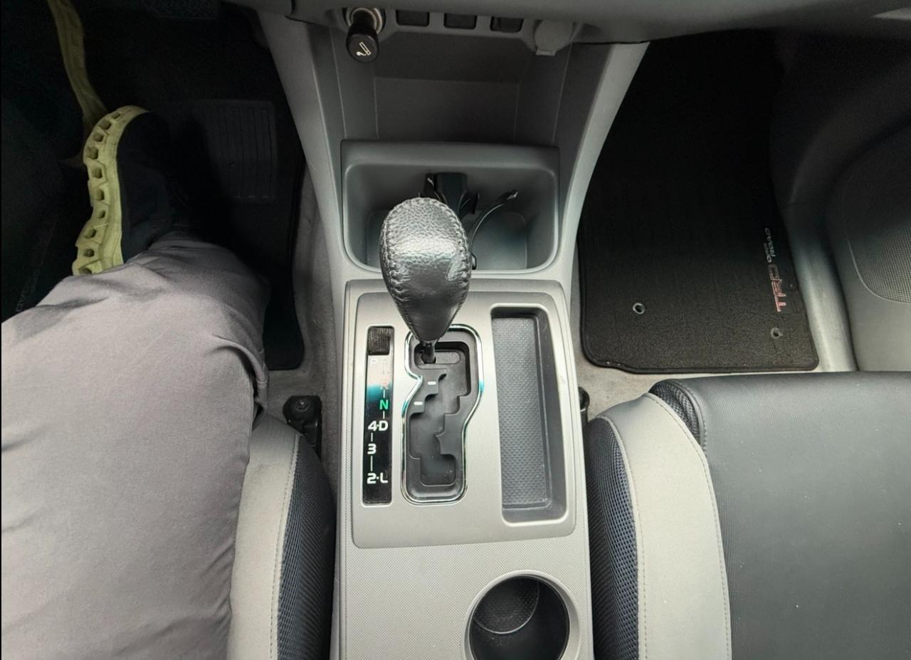 Toyota Tacoma 2WD Double LB V6 AT PreRunner (Natl) 2009
