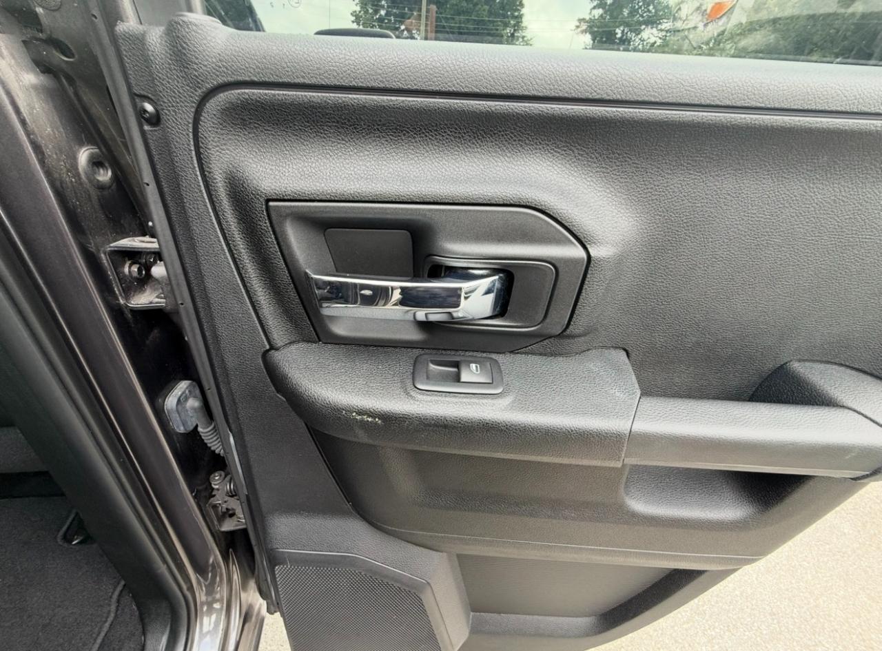RAM 1500 Sport 4x2 Quad Cab 6'4" Box 2017