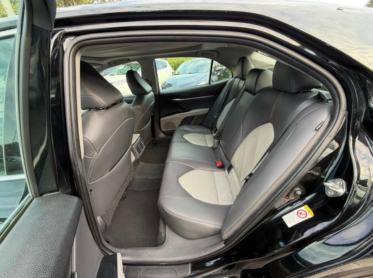 Toyota Camry XLE Auto (Natl) 2018