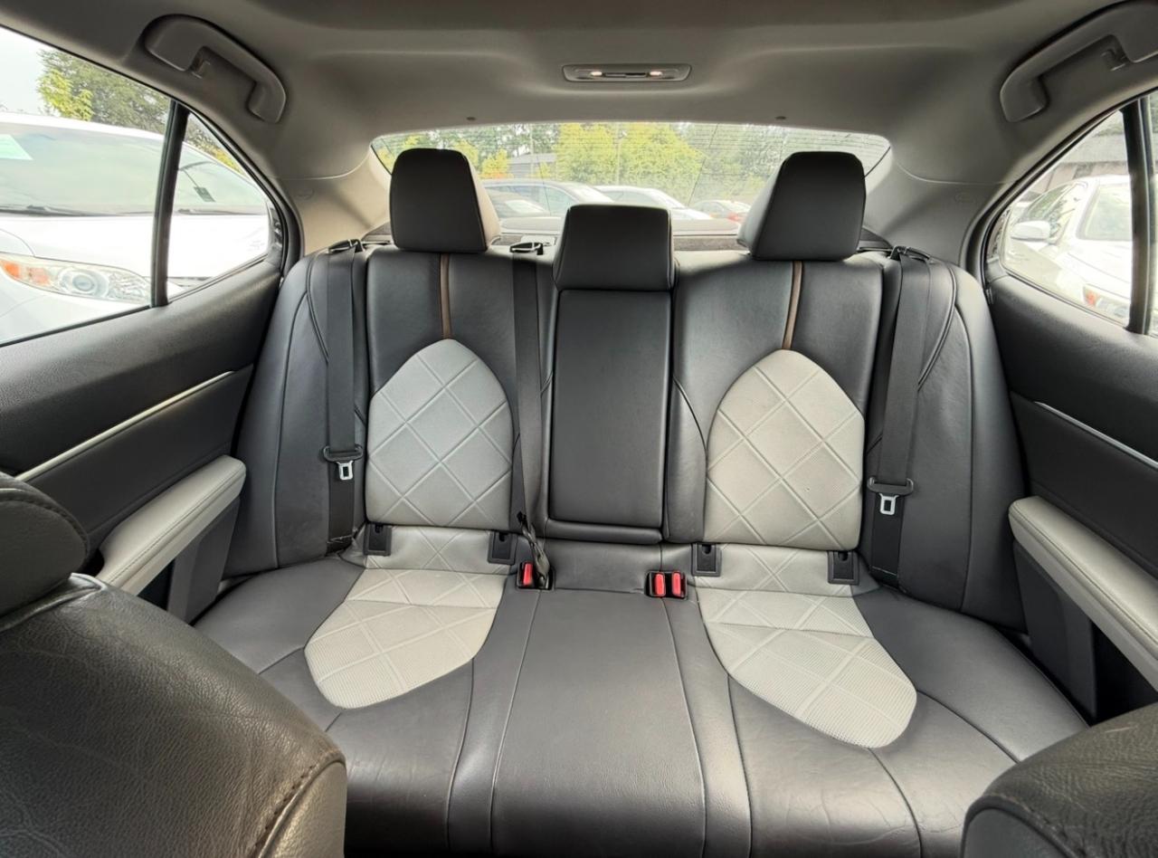 Toyota Camry XLE Auto (Natl) 2018