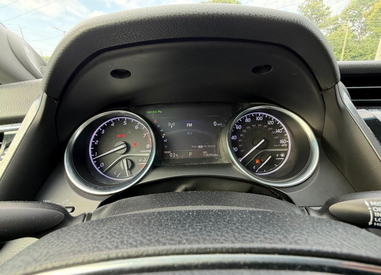 Toyota Camry XLE Auto (Natl) 2018