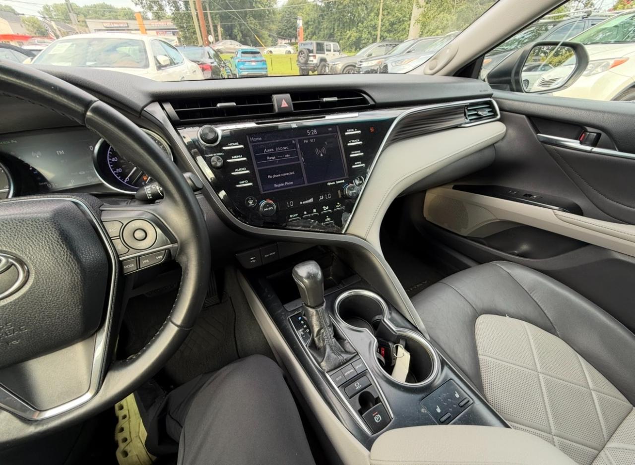 Toyota Camry XLE Auto (Natl) 2018