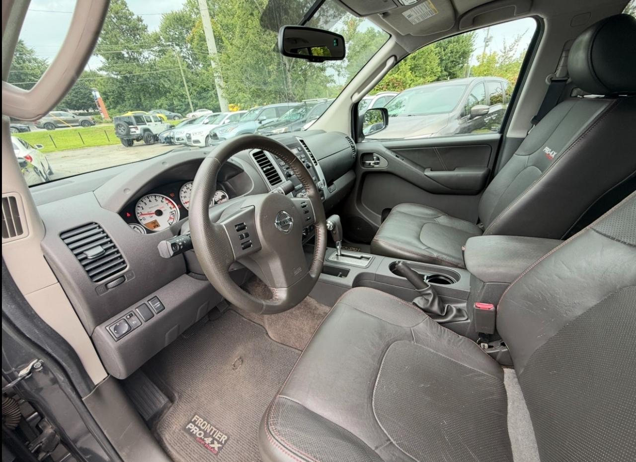 Nissan Frontier 4WD Crew Cab SWB Auto PRO-4X 2011