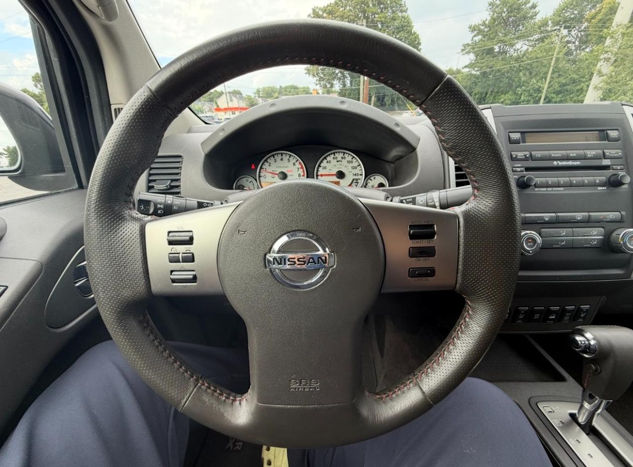 Nissan Frontier 4WD Crew Cab SWB Auto PRO-4X 2011