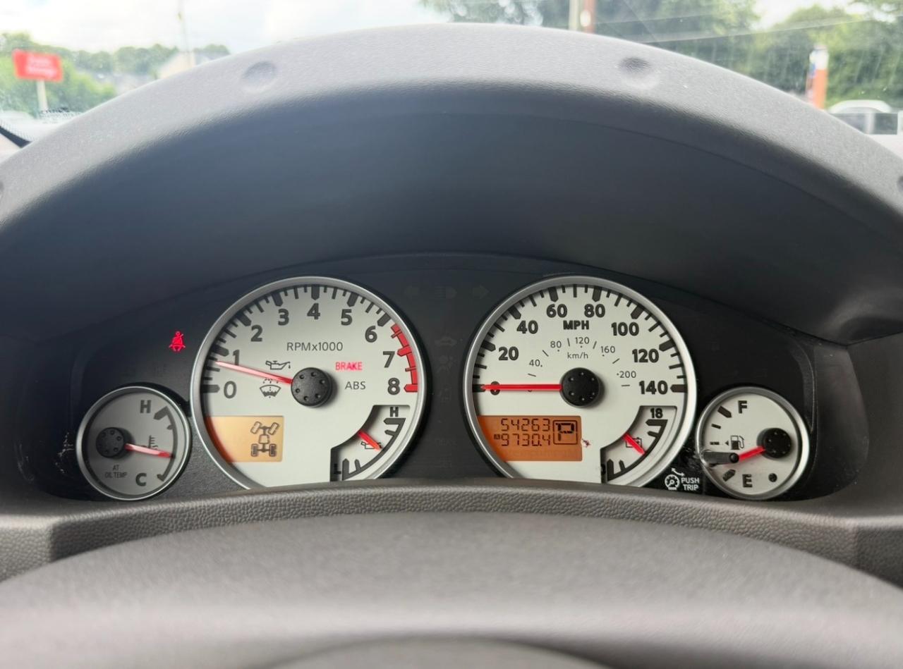 Nissan Frontier 4WD Crew Cab SWB Auto PRO-4X 2011