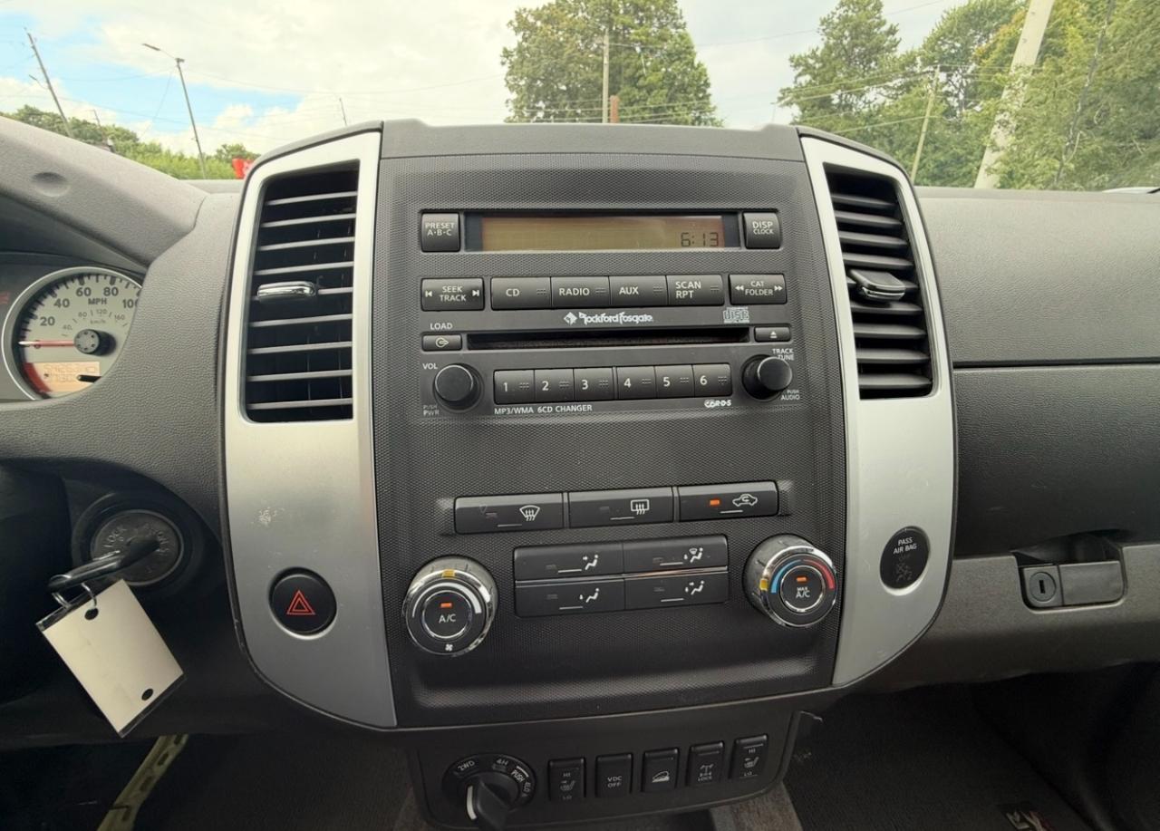Nissan Frontier 4WD Crew Cab SWB Auto PRO-4X 2011