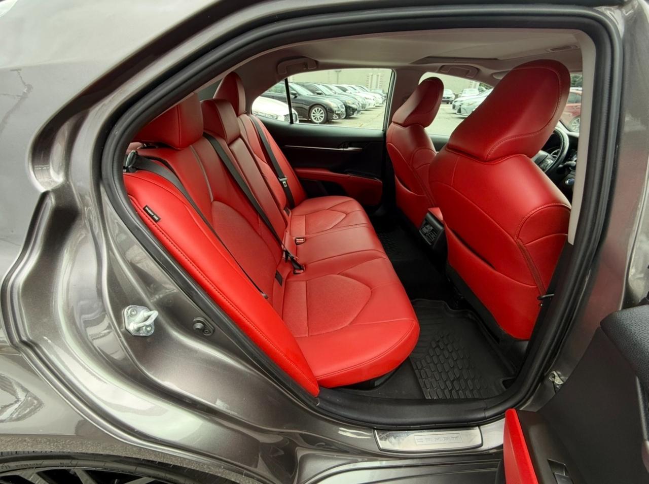 Toyota Camry Hybrid XSE CVT (Natl) 2024