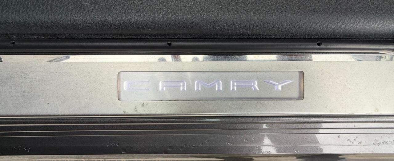 Toyota Camry Hybrid XSE CVT (Natl) 2024