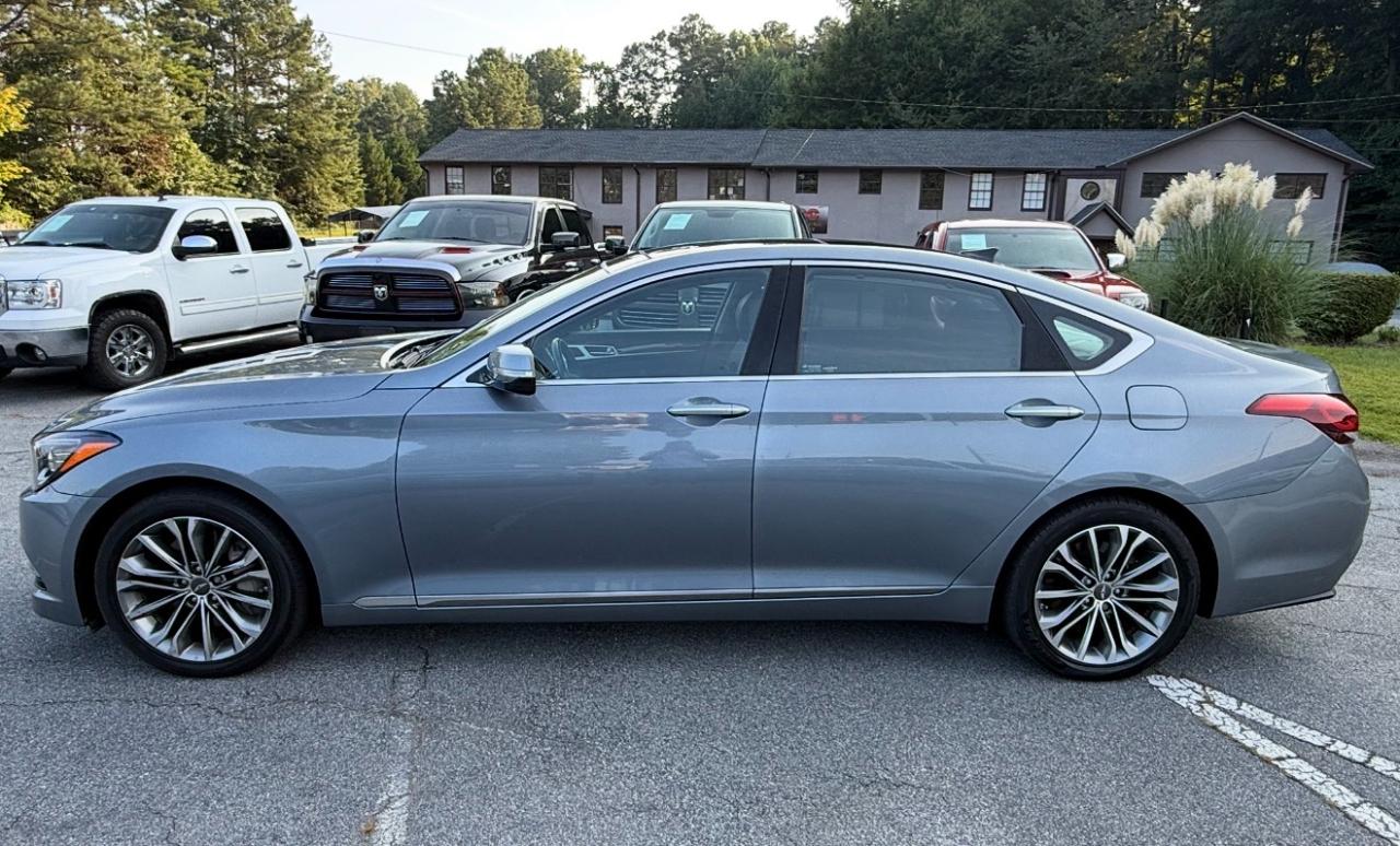 Hyundai Genesis 4dr Sdn V6 3.8L RWD 2015