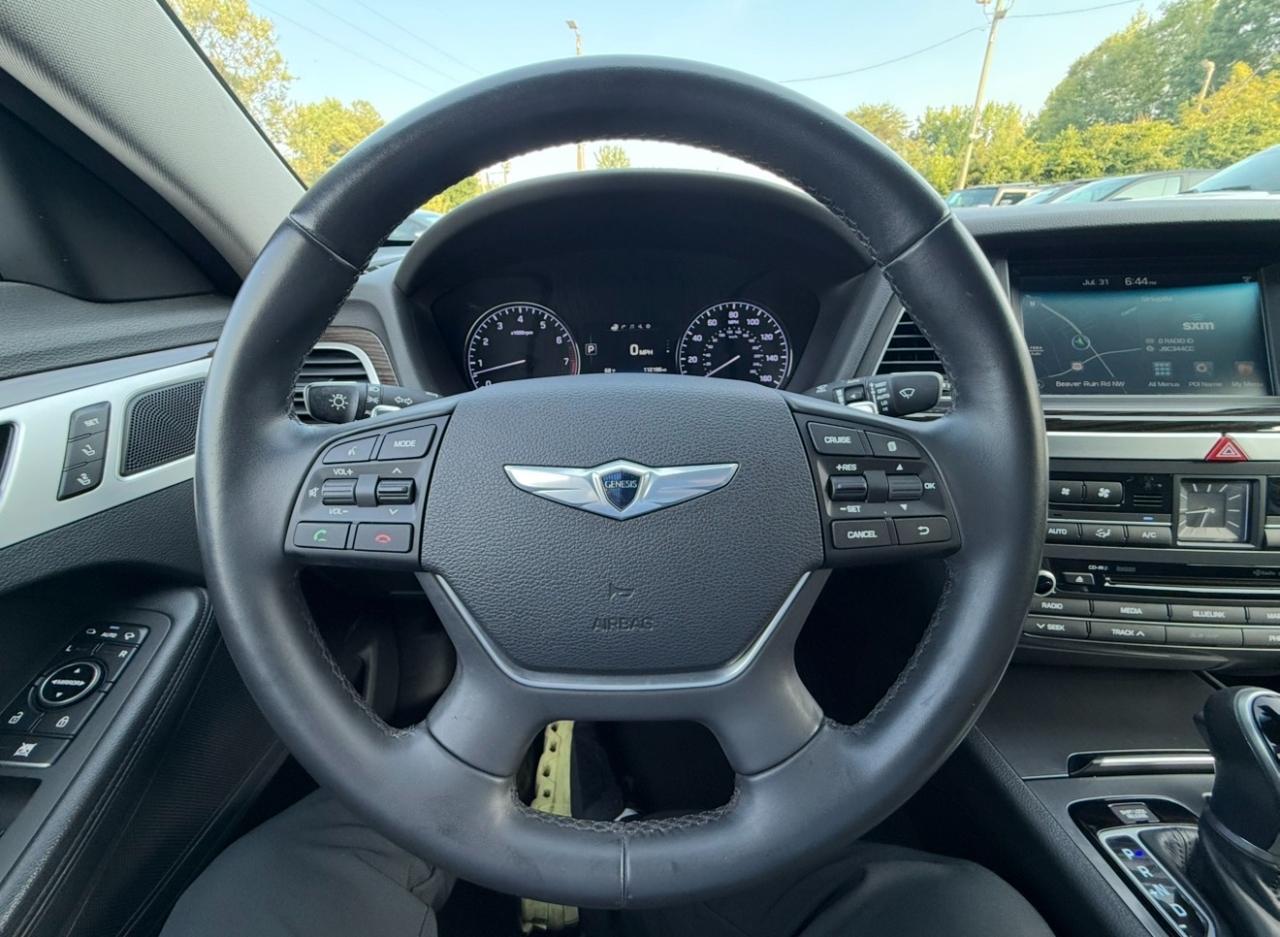 Hyundai Genesis 4dr Sdn V6 3.8L RWD 2015