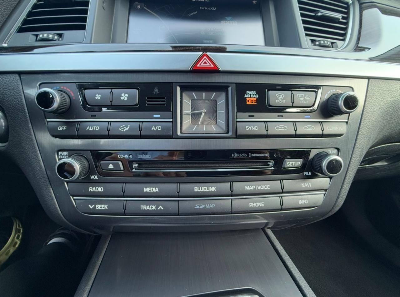 Hyundai Genesis 4dr Sdn V6 3.8L RWD 2015