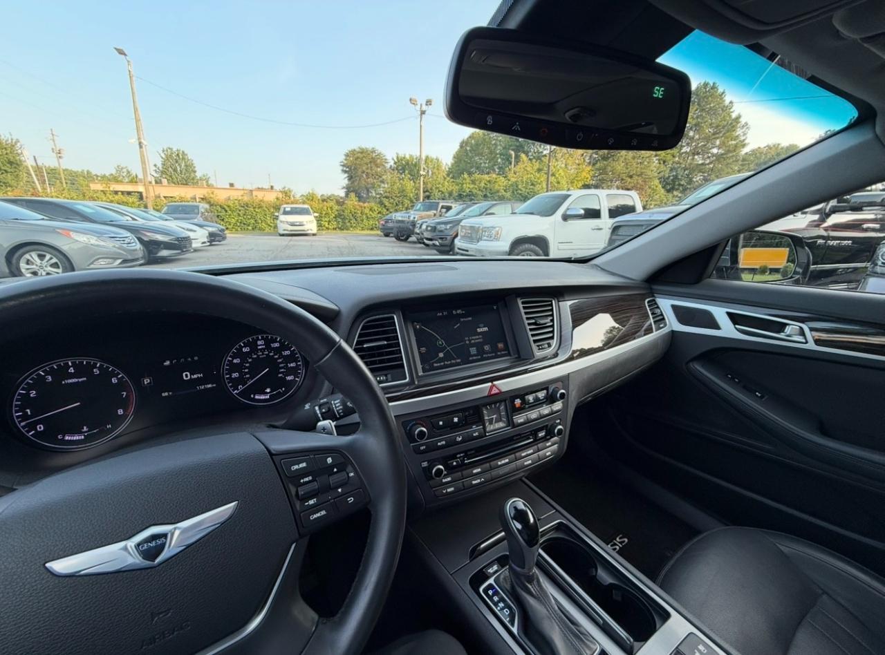 Hyundai Genesis 4dr Sdn V6 3.8L RWD 2015