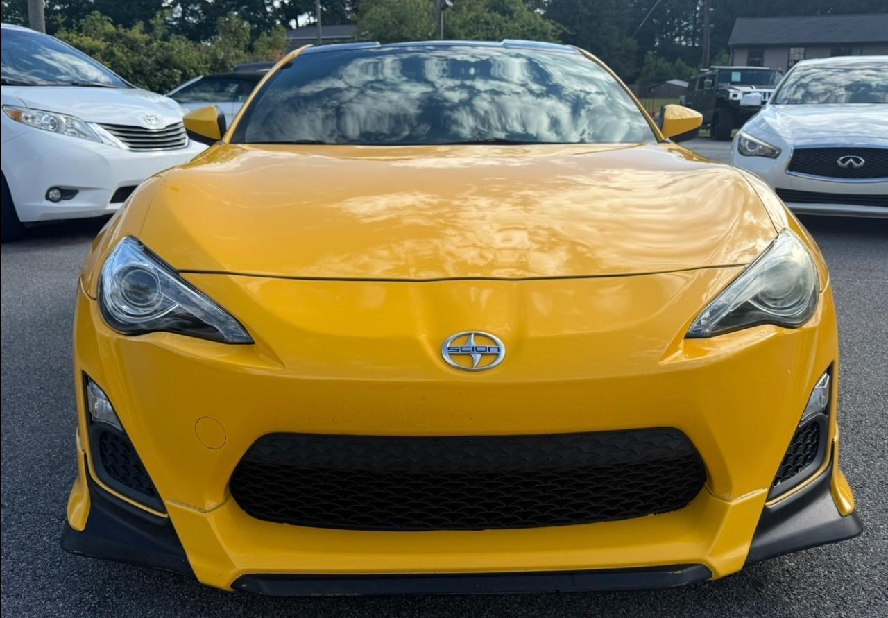 Scion FR-S 2dr Cpe Man (Natl) 2015