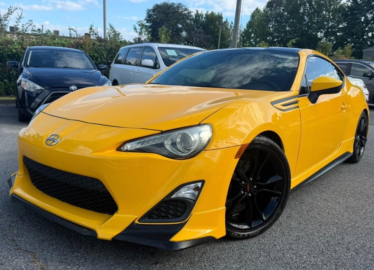 Scion FR-S 2dr Cpe Man (Natl) 2015