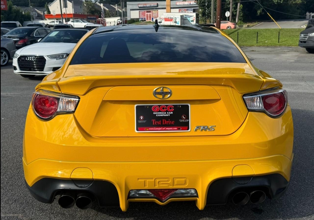 Scion FR-S 2dr Cpe Man (Natl) 2015