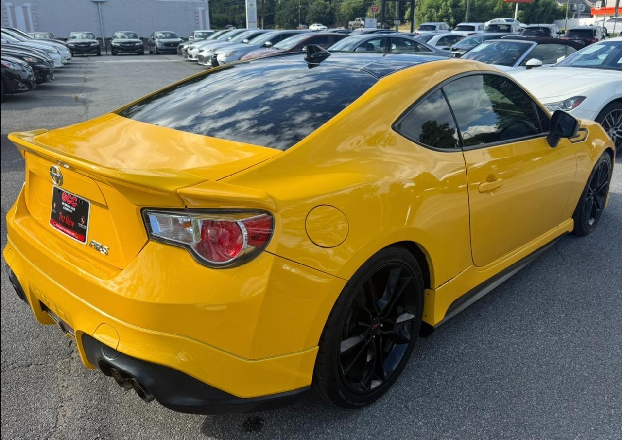 Scion FR-S 2dr Cpe Man (Natl) 2015