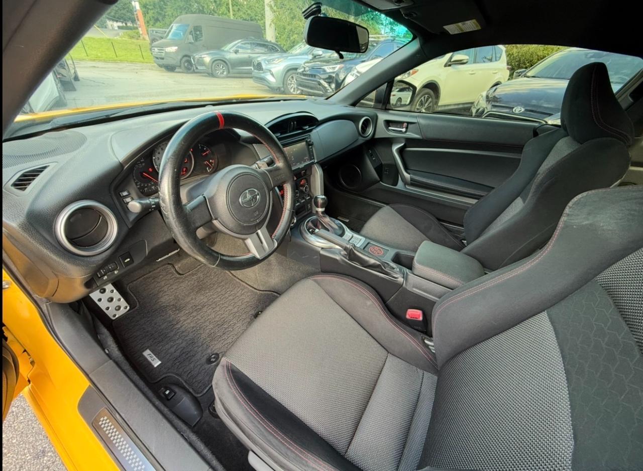 Scion FR-S 2dr Cpe Man (Natl) 2015