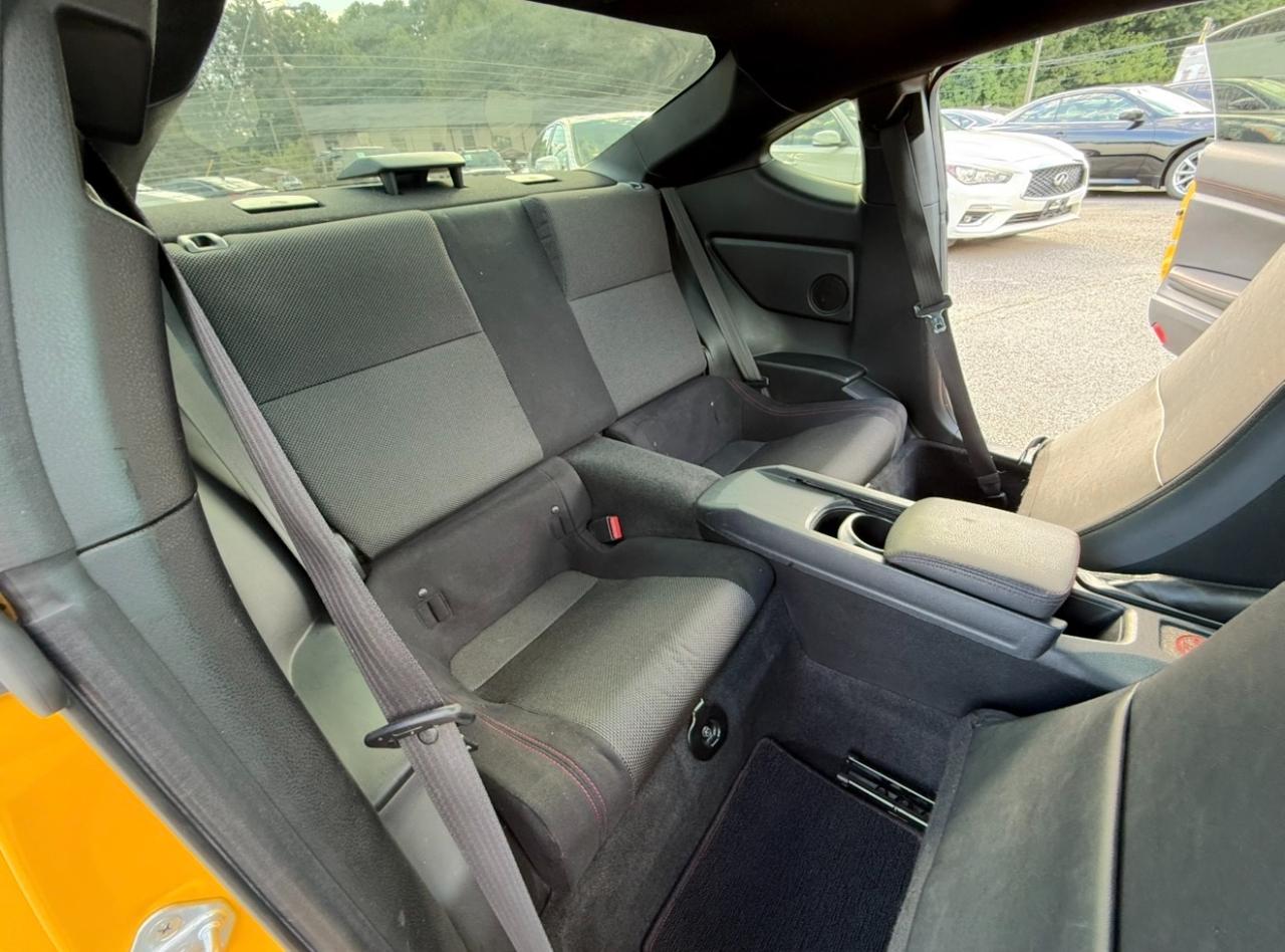 Scion FR-S 2dr Cpe Man (Natl) 2015