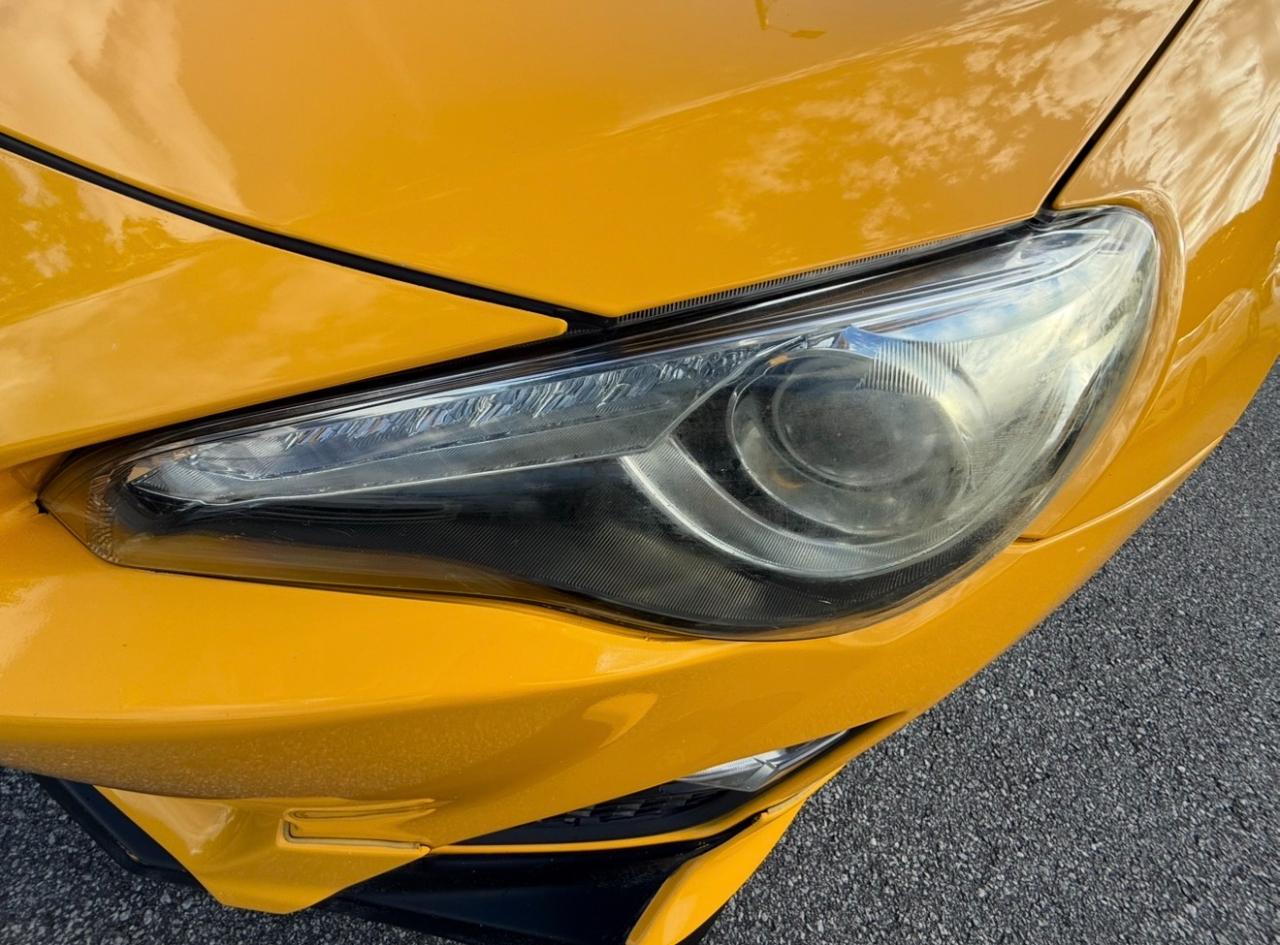 Scion FR-S 2dr Cpe Man (Natl) 2015