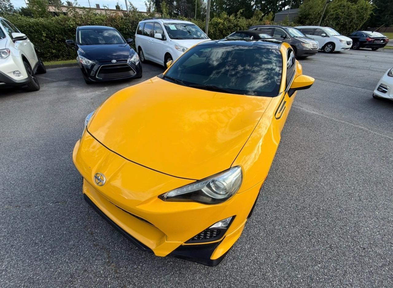 Scion FR-S 2dr Cpe Man (Natl) 2015