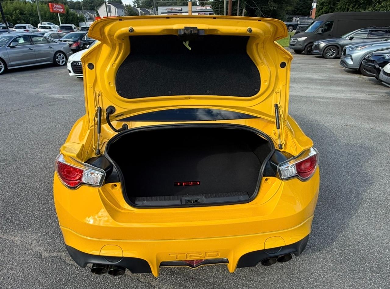 Scion FR-S 2dr Cpe Man (Natl) 2015