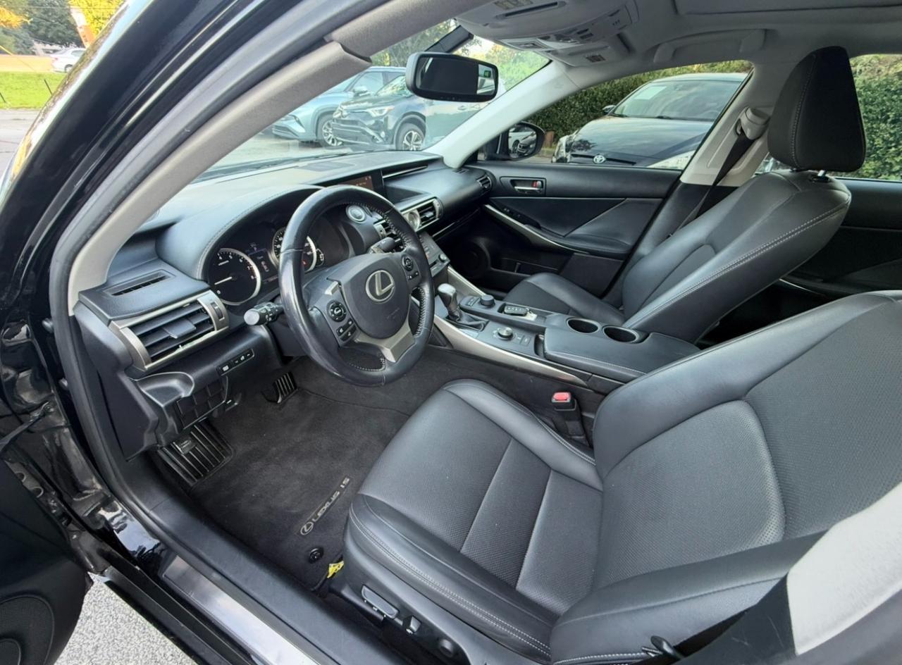 Lexus IS 250 4dr Sport Sdn RWD 2015