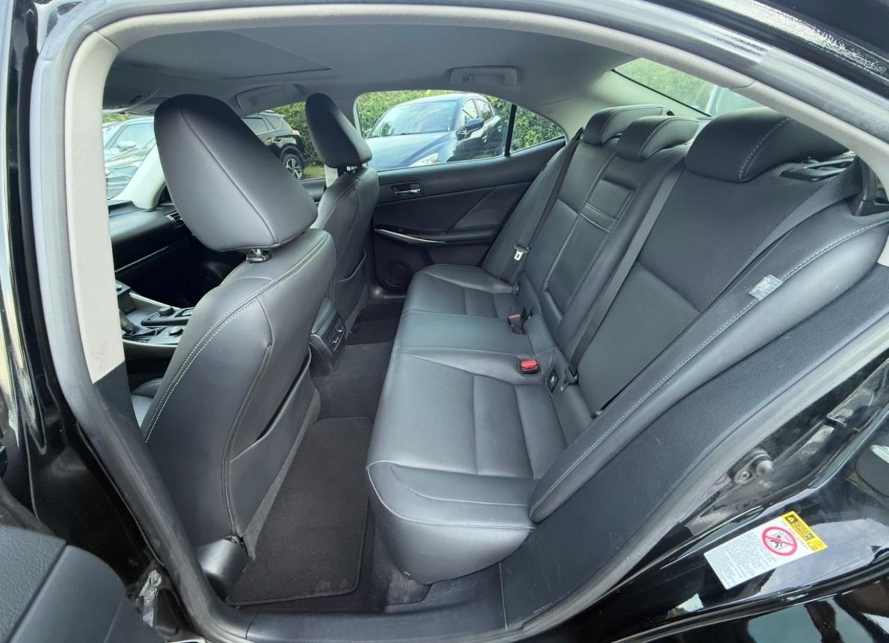 Lexus IS 250 4dr Sport Sdn RWD 2015