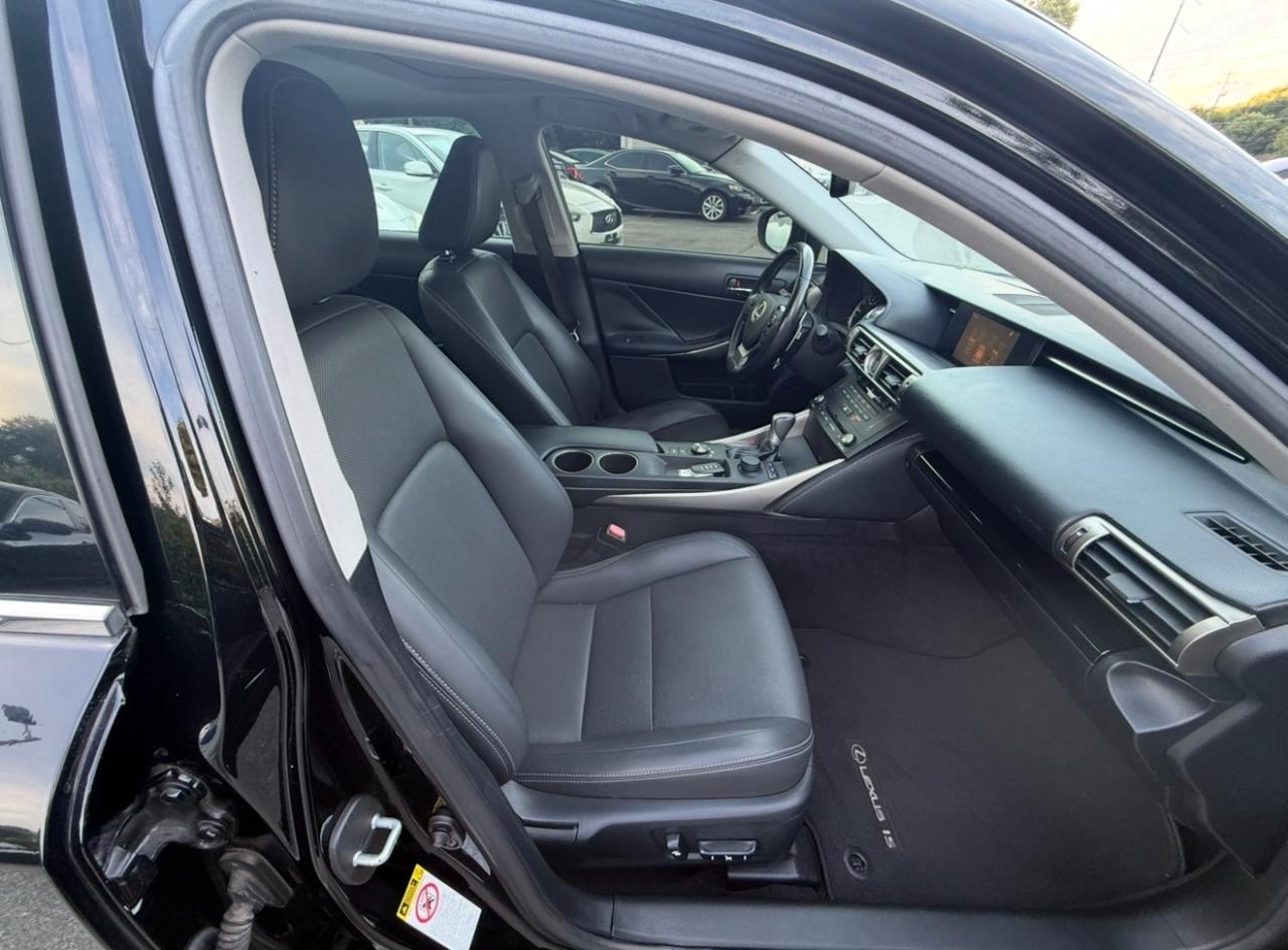 Lexus IS 250 4dr Sport Sdn RWD 2015