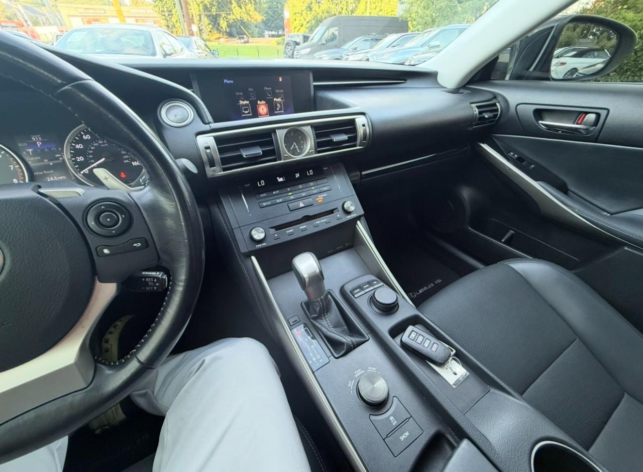 Lexus IS 250 4dr Sport Sdn RWD 2015