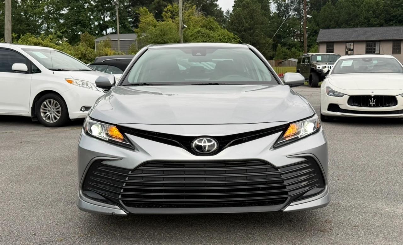 Toyota Camry LE Auto (Natl) 2021