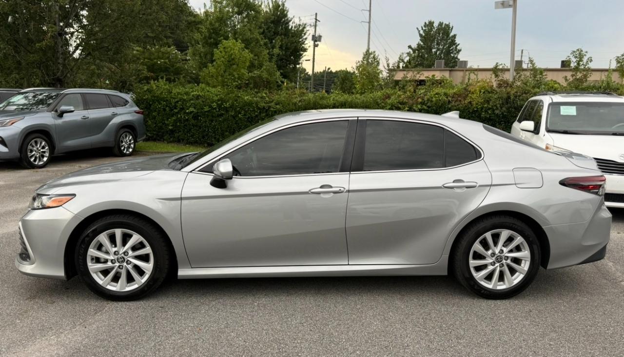 Toyota Camry LE Auto (Natl) 2021
