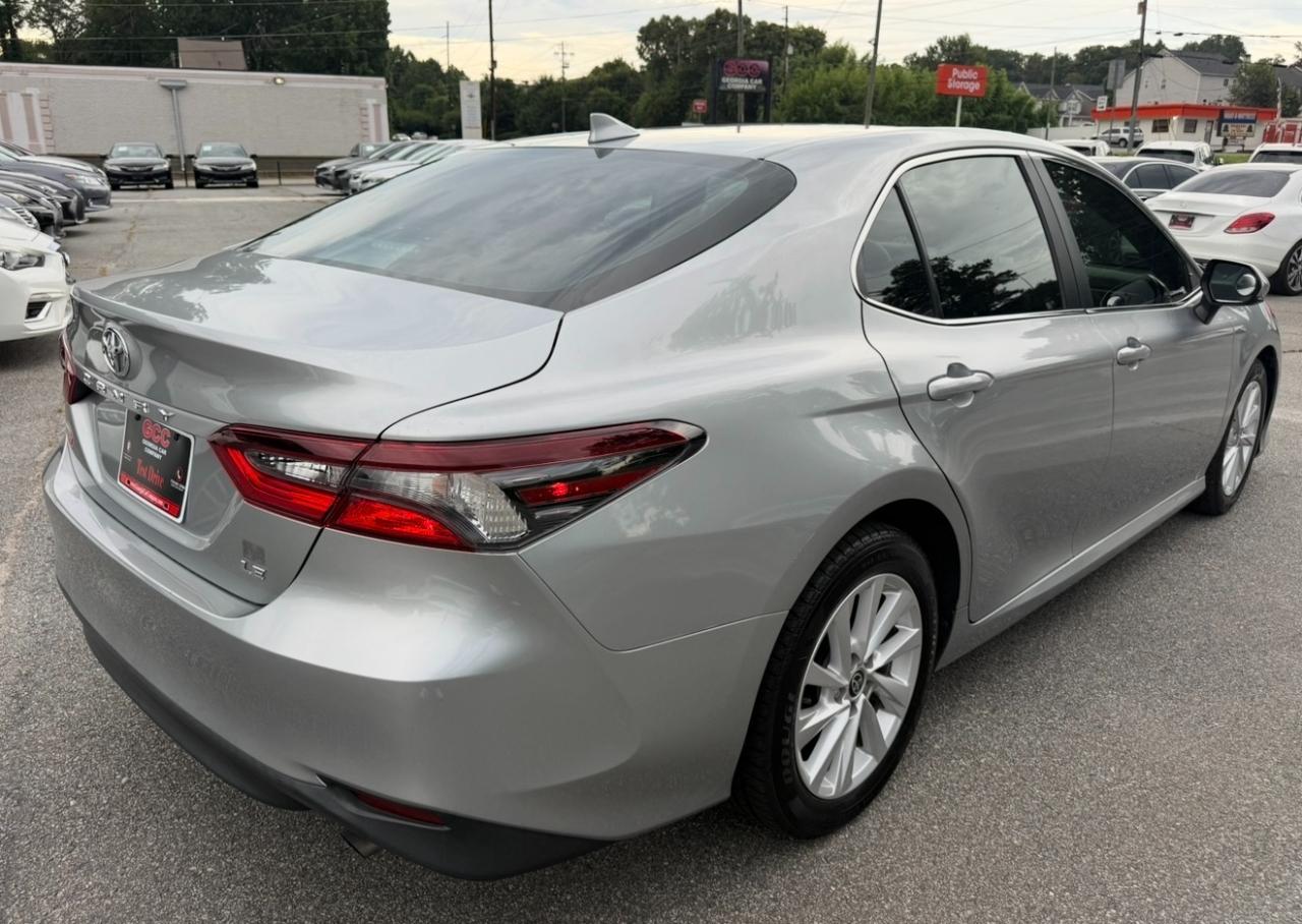 Toyota Camry LE Auto (Natl) 2021