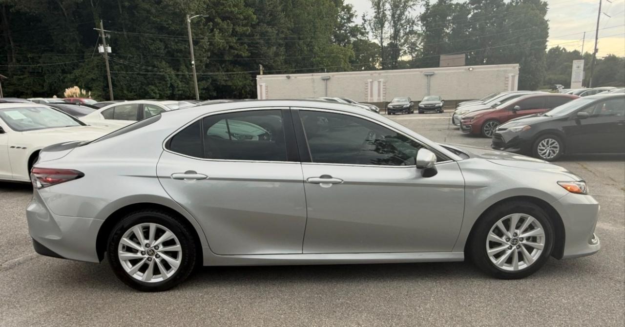 Toyota Camry LE Auto (Natl) 2021