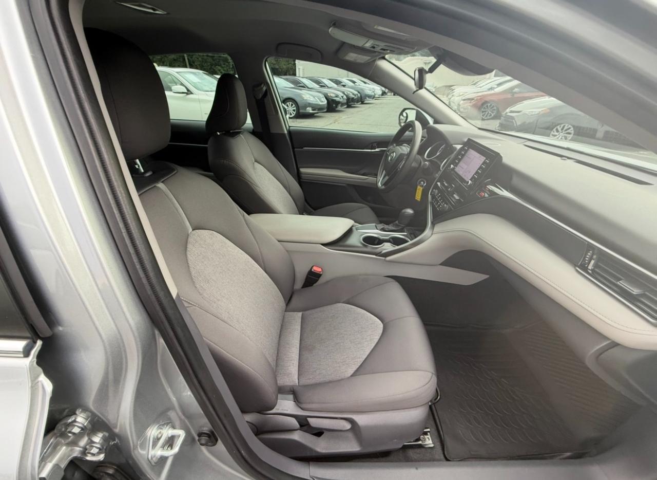 Toyota Camry LE Auto (Natl) 2021