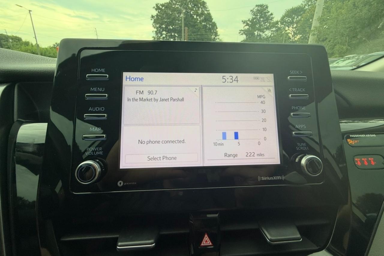 Toyota Camry LE Auto (Natl) 2021