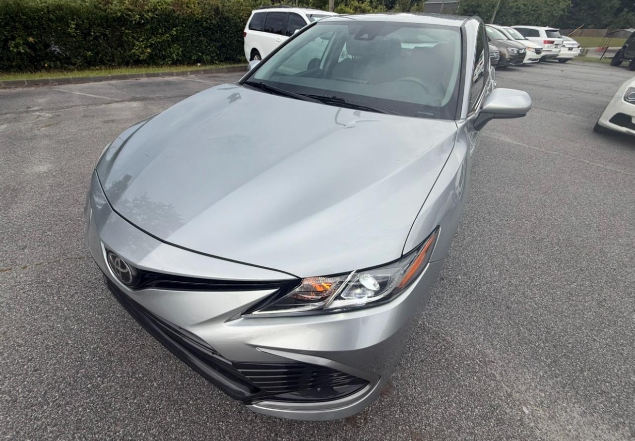 Toyota Camry LE Auto (Natl) 2021