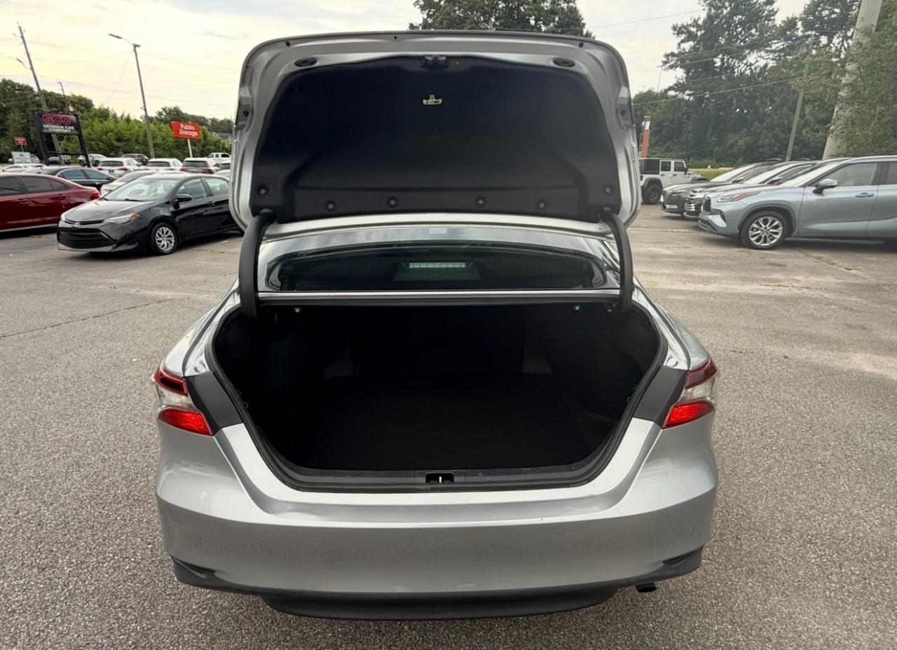 Toyota Camry LE Auto (Natl) 2021