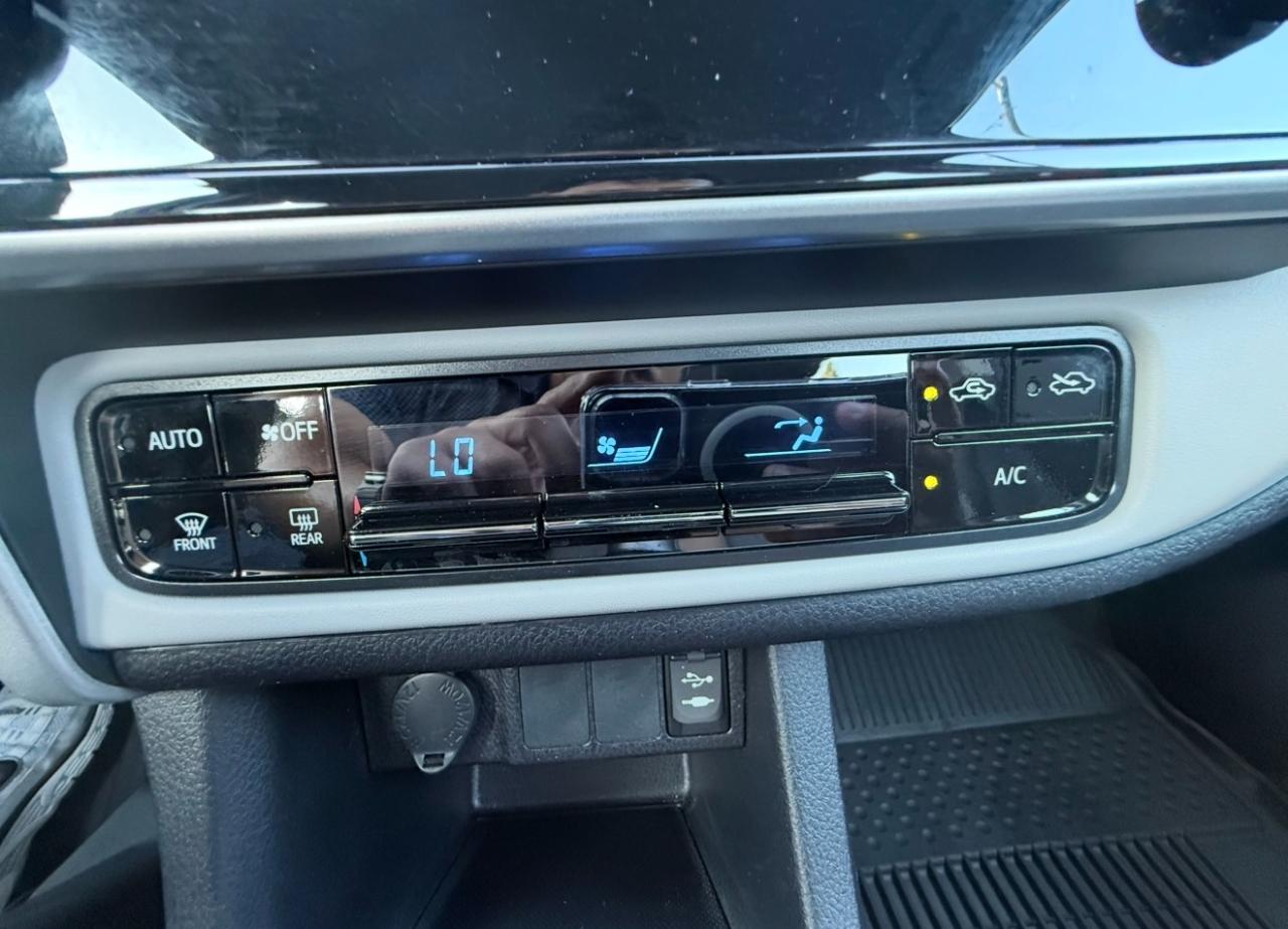 Toyota Corolla XLE CVT (Natl) 2019