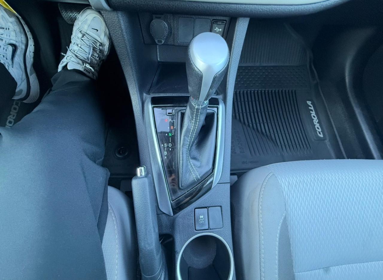 Toyota Corolla XLE CVT (Natl) 2019
