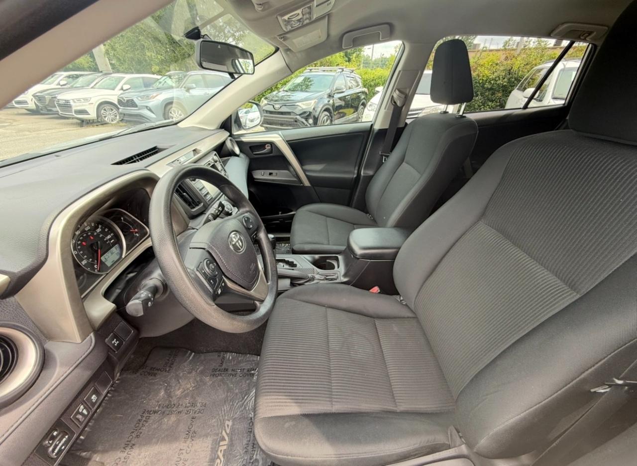 Toyota RAV4 AWD 4dr LE (Natl) 2015